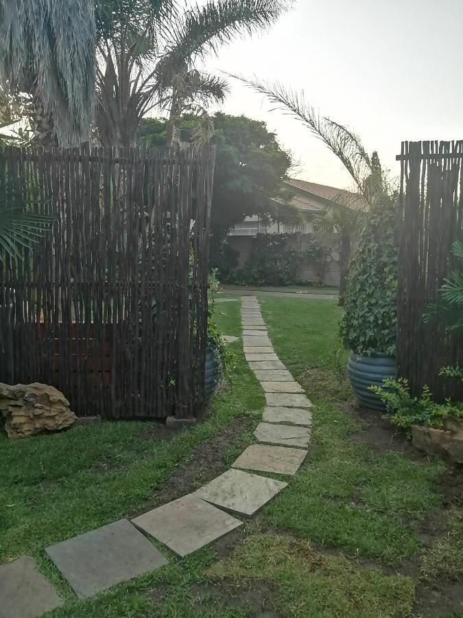 Roxy'S Rest Guest House Vanderbijlpark Buitenkant foto
