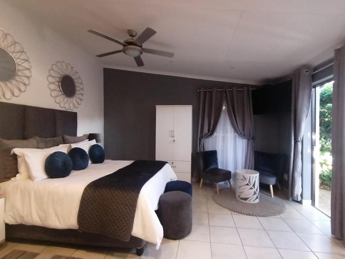 Roxy'S Rest Guest House Vanderbijlpark Buitenkant foto
